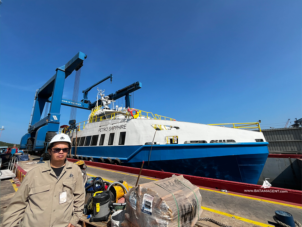 Fast Crew Boat Petro Saphire at jetty Batam shipyard with Batam Shipping Agency personnel on-site